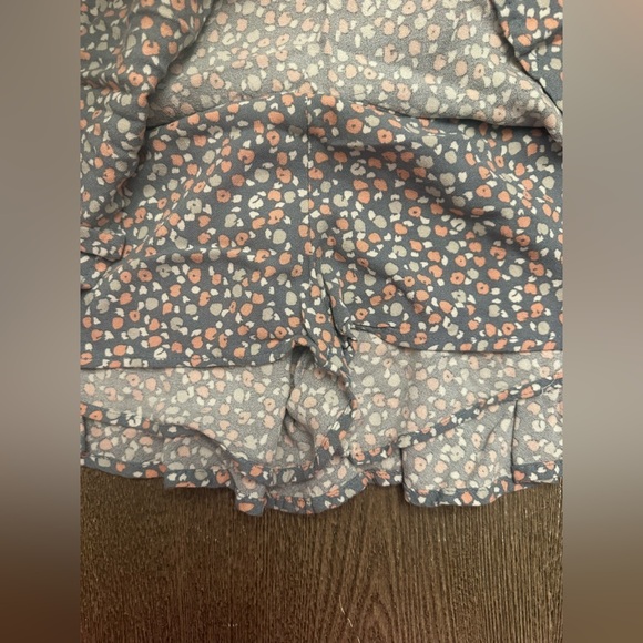 URBAN ROMANTICS LEOPARD PRINT GREY PINK AND CREAM SKORT - Size Small SKU:573 - Picture 3 of 5